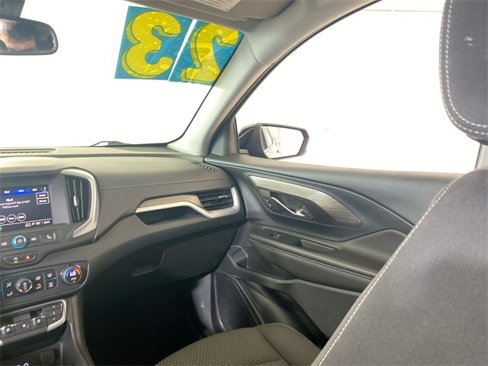 Used 2023 GMC Terrain SLE w/ Driver Convenience Package image 11