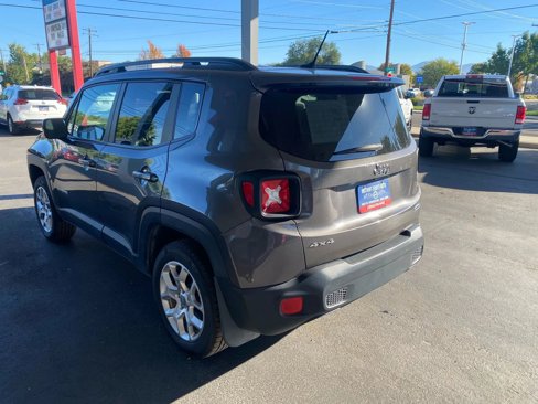 Used 2017 Jeep Renegade Latitude image 3