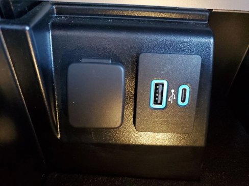 Used 2022 Ford Explorer XLT image 24