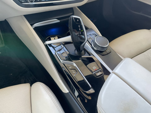 Used 2022 BMW 530e w/ M Sport Package image 13