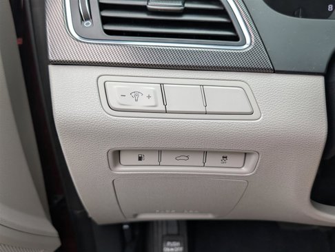 Used 2016 Hyundai Sonata Sport w/ Option Group 1V image 19