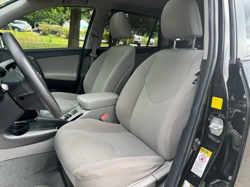 Used 2011 Toyota RAV4 2WD image 14