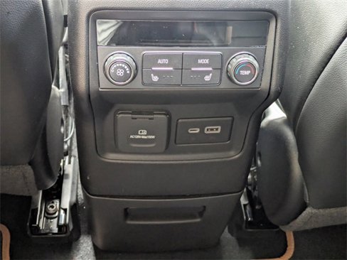 Used 2022 GMC Acadia AT4 w/ Technology Package image 15