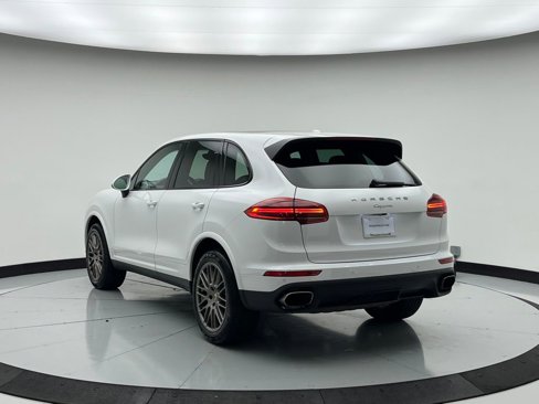 Used 2017 Porsche Cayenne Platinum Edition image 3