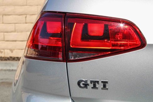 Used 2015 Volkswagen GTI SE image 9