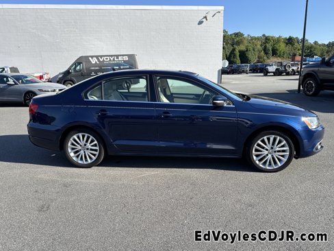 Used 2012 Volkswagen Jetta SEL image 9