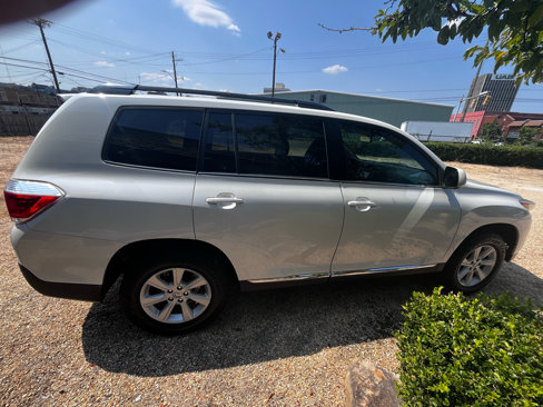 Used 2013 Toyota Highlander FWD image 10