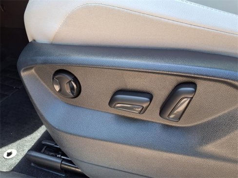 Used 2021 Volkswagen Tiguan S image 12