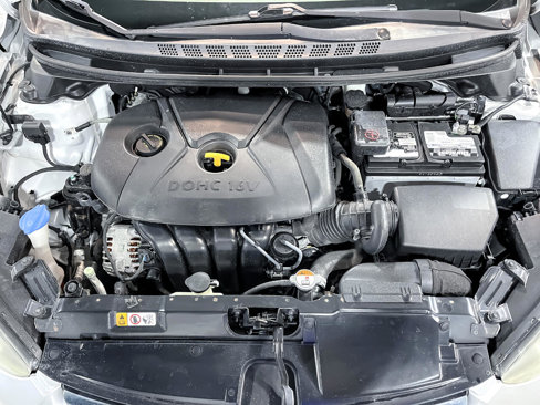 Used 2016 Hyundai Elantra SE image 29