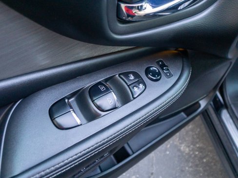 Used 2016 Nissan Murano SL w/ Cargo Package image 17
