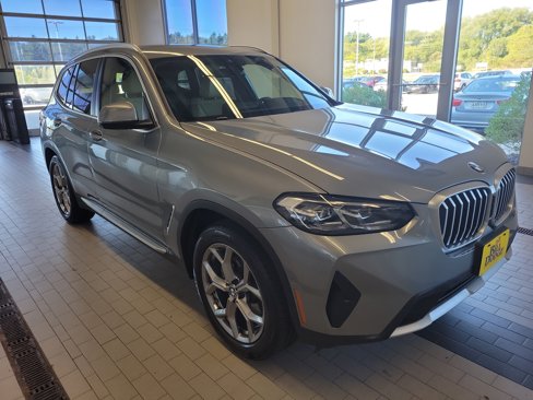 Used 2024 BMW X3 xDrive30i w/ Premium Package image 3