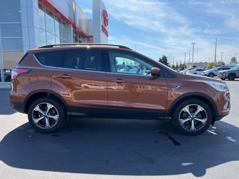 Used 2017 Ford Escape SE w/ Equipment Group 201A image 8
