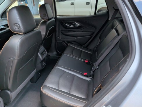 Used 2023 GMC Terrain AT4 image 8