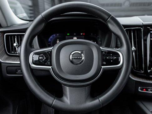 Used 2023 Volvo XC60 B5 Ultimate w/ Climate Package image 24