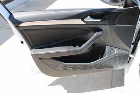 Certified 2024 Volkswagen Jetta Sport image 9