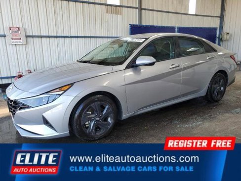 Used 2021 Hyundai Elantra SEL image 2