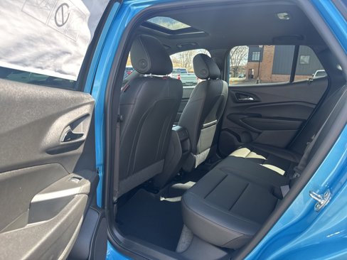 New 2025 Chevrolet Trax RS w/ Sunroof Package image 15