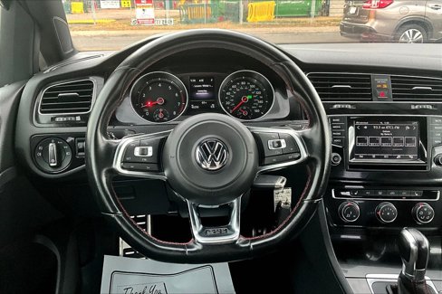Used 2015 Volkswagen Golf S image 5
