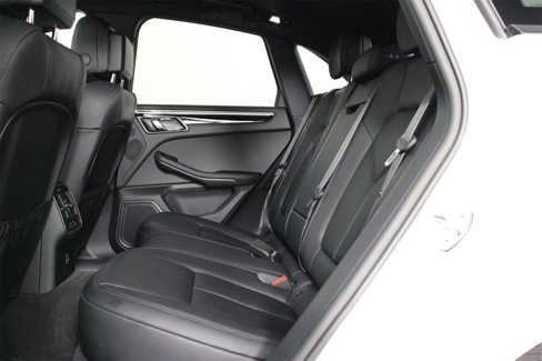 Certified 2025 Porsche Macan image 33