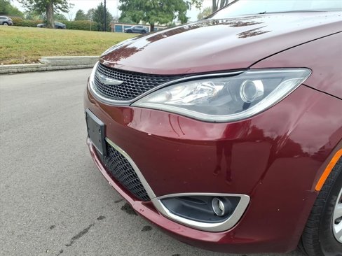 Used 2017 Chrysler Pacifica Touring-L image 22