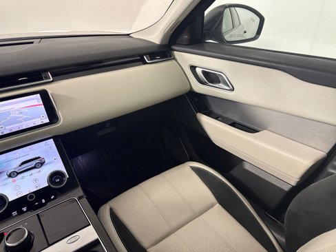 Used 2018 Land Rover Range Rover Velar R-Dynamic SE image 28