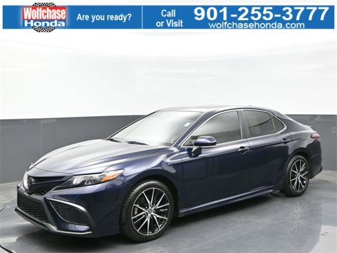 Used 2022 Toyota Camry SE image 1