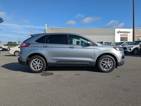 Used 2024 Ford Edge SEL image 3