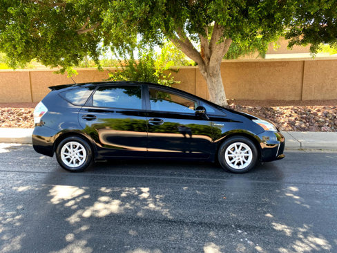 Used 2014 Toyota Prius V Three image 4