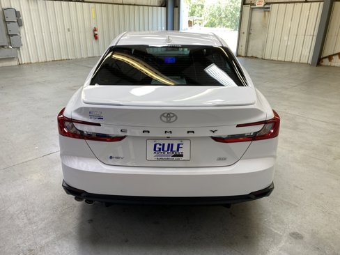 Used 2025 Toyota Camry SE image 7