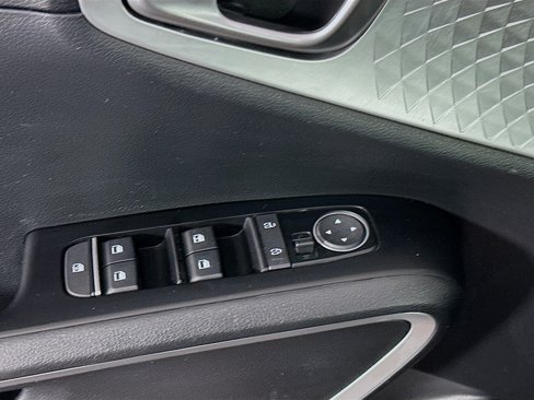 Used 2023 Kia Soul LX w/ LX Technology Package image 15