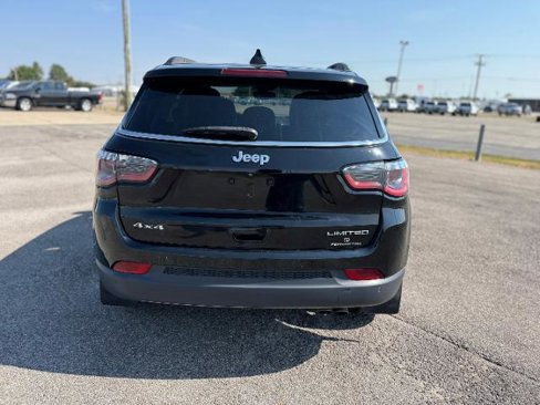 Used 2018 Jeep Compass Limited w/ Navigation Group image 6