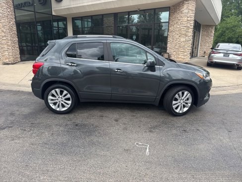Used 2018 Chevrolet Trax Premier image 2
