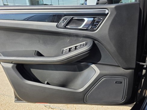 Used 2018 Porsche Macan S w/ Premium Package Plus image 22
