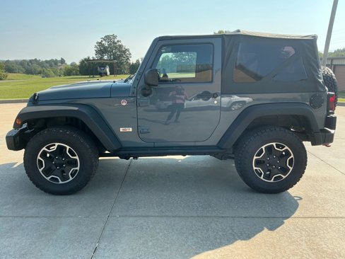 Used 2013 Jeep Wrangler Rubicon image 2