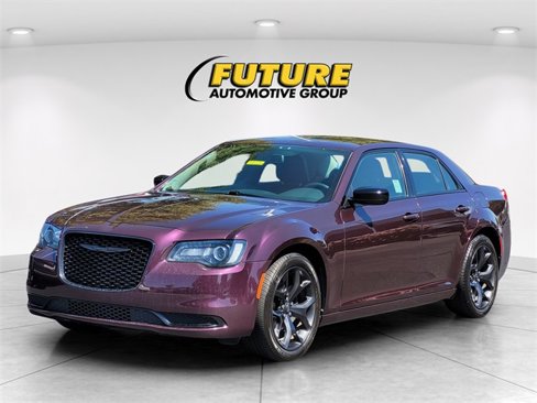 Used 2021 Chrysler 300 Touring w/ Sport Appearance Package image 9