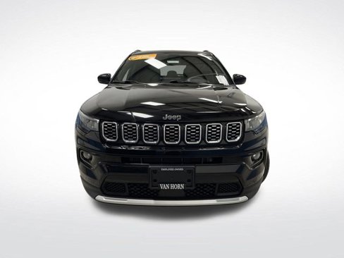 Used 2024 Jeep Compass Limited image 10