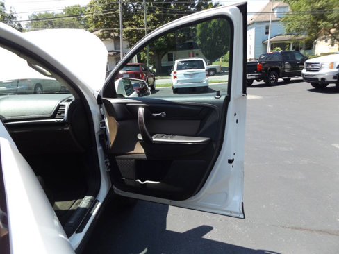 Used 2014 GMC Acadia SLT image 27