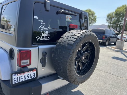 Used 2018 Jeep Wrangler Unlimited Sahara w/ Connectivity Group image 13