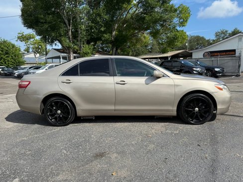 Used 2009 Toyota Camry LE image 7
