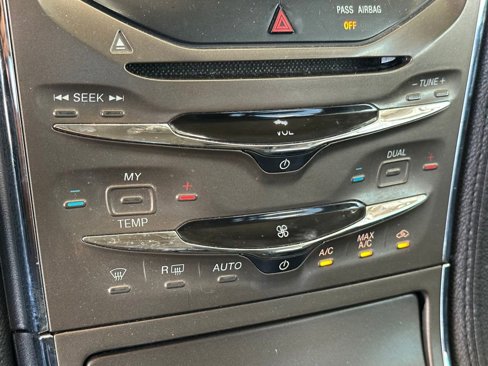 Used 2013 Lincoln MKX AWD image 23