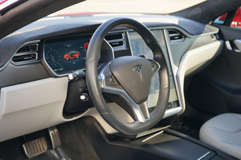 Used 2015 Tesla Model S AWD image 14