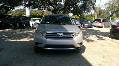 Used 2012 Toyota Highlander FWD image 2