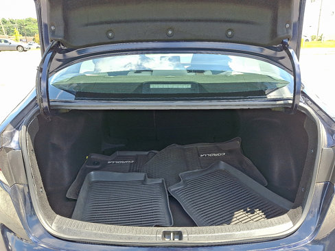 Used 2020 Toyota Corolla LE image 30