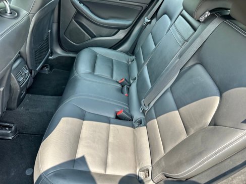 Used 2017 INFINITI QX30 Premium w/ Navigation Package image 11