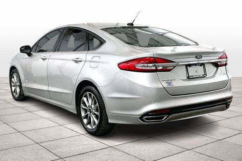 Used 2017 Ford Fusion SE w/ Fusion SE Technology Package image 11