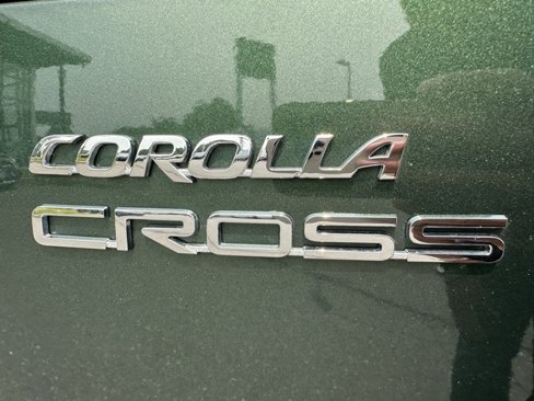 Used 2023 Toyota Corolla Cross LE image 9
