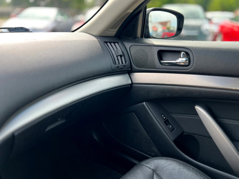 Used 2012 INFINITI G37 x image 26