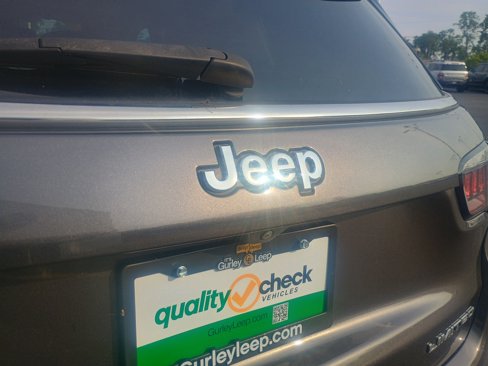 Used 2022 Jeep Compass Limited image 8
