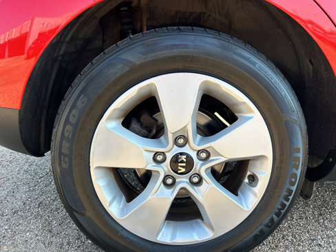 Used 2019 Kia Soul image 11