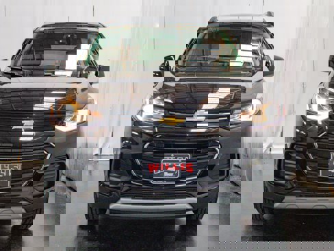 Used 2022 Chevrolet Trax LT w/ LT Convenience Package image 2
